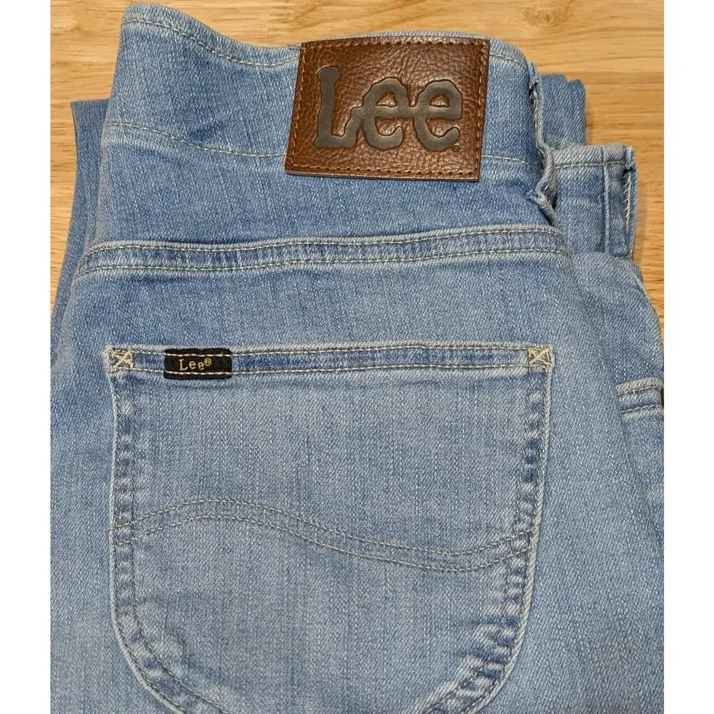 Lee Jeans Mens 30x32 Light Wash‎ Extreme Motion Straight Fit Tapered Leg Stretch